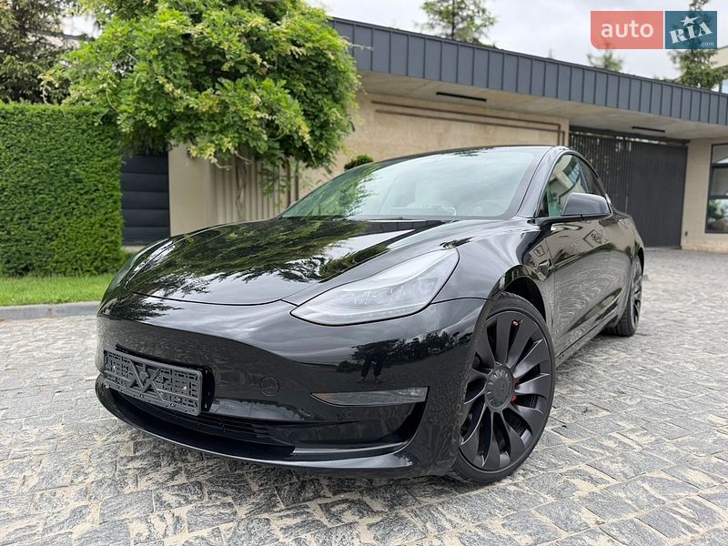 Седан Tesla Model 3 2022 в Львові
