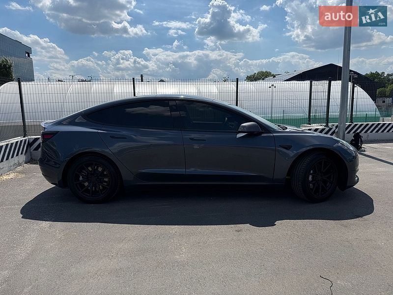 Седан Tesla Model 3 2020 в Киеве