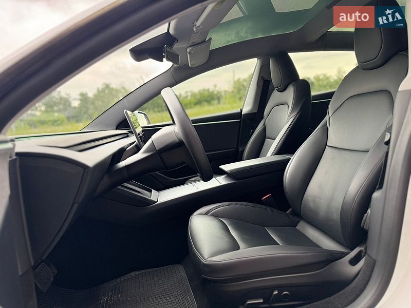 Седан Tesla Model 3 2025 в Києві