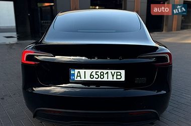 Седан Tesla Model 3 2024 в Черкасах