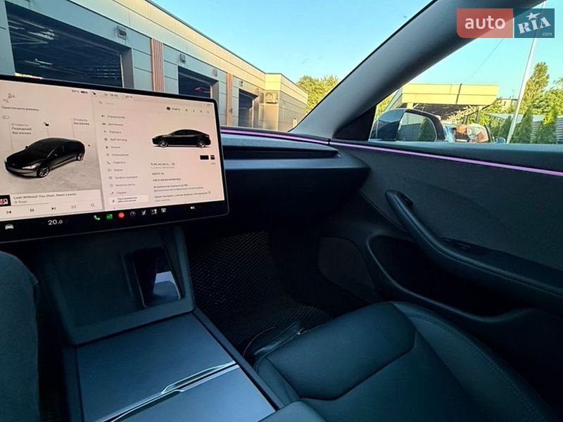 Седан Tesla Model 3 2024 в Черкасах