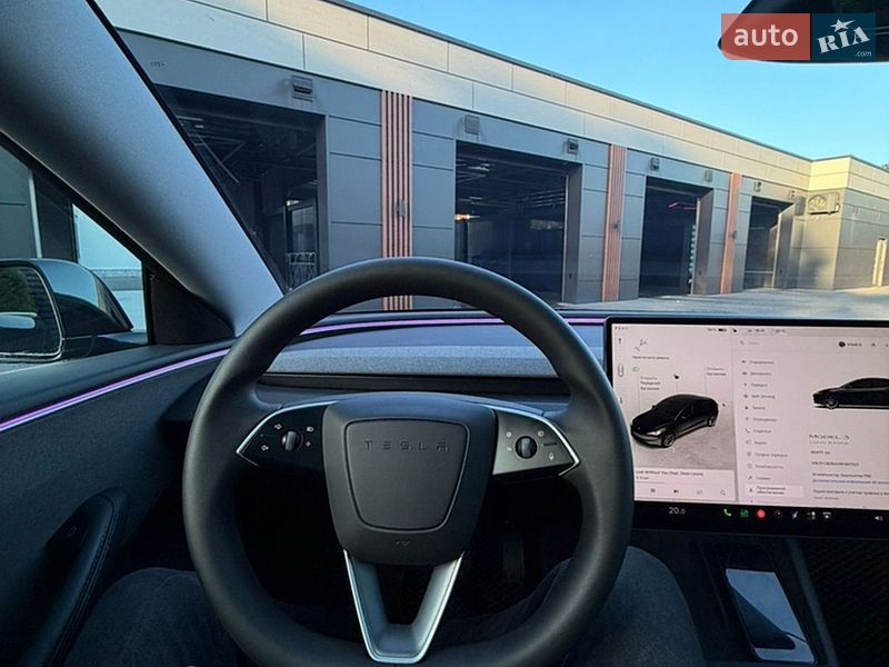 Седан Tesla Model 3 2024 в Черкассах