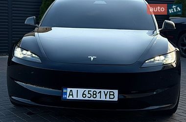 Седан Tesla Model 3 2024 в Черкасах