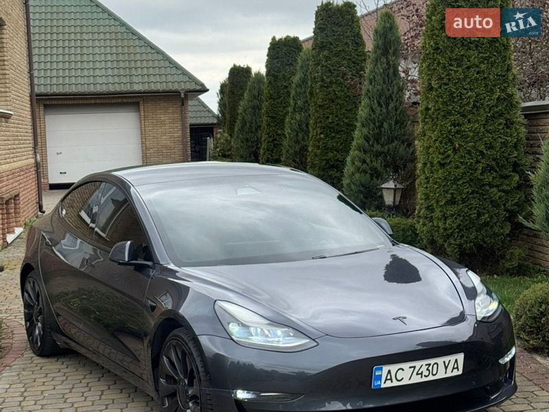 Седан Tesla Model 3 2021 в Луцке