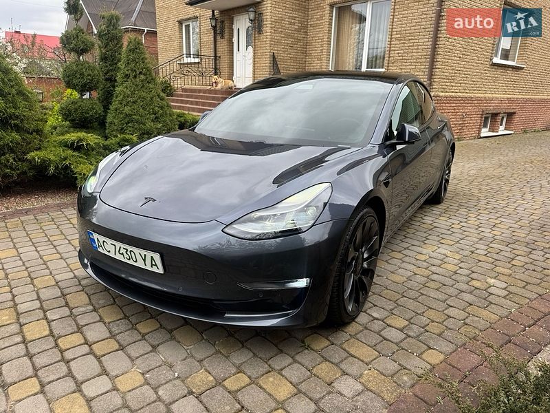 Седан Tesla Model 3 2021 в Луцке