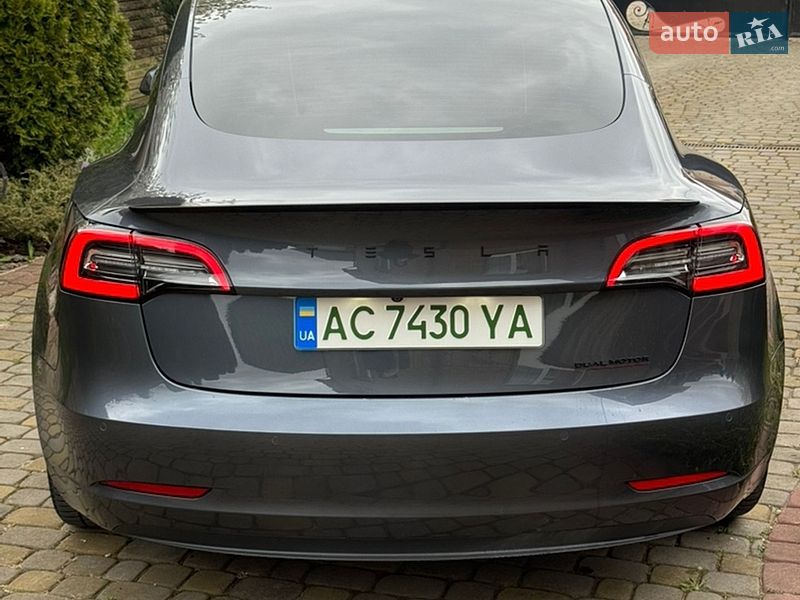 Седан Tesla Model 3 2021 в Луцке