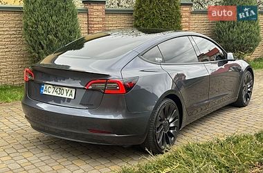 Седан Tesla Model 3 2021 в Луцке