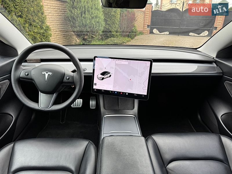 Седан Tesla Model 3 2021 в Луцке