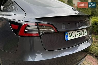 Седан Tesla Model 3 2021 в Луцке