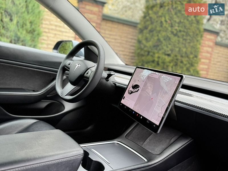 Седан Tesla Model 3 2021 в Луцке