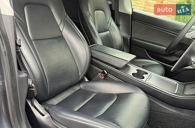 Седан Tesla Model 3 2021 в Луцке