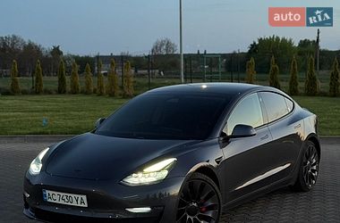 Седан Tesla Model 3 2021 в Луцке