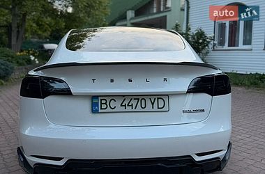Седан Tesla Model 3 2022 в Львові