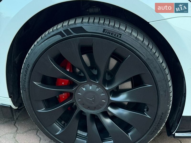 Седан Tesla Model 3 2022 в Львові