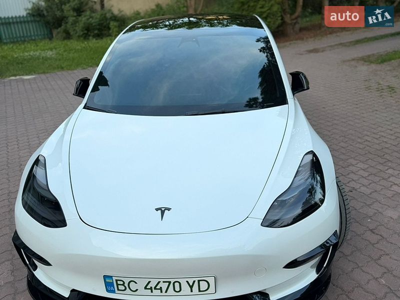 Седан Tesla Model 3 2022 в Львові