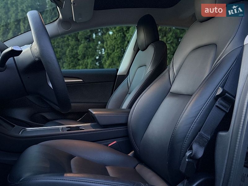 Седан Tesla Model 3 2022 в Тернополе