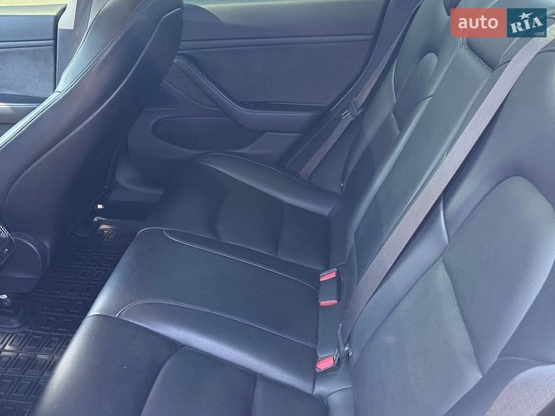 Седан Tesla Model 3 2018 в Днепре
