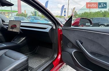 Седан Tesla Model 3 2024 в Стрию