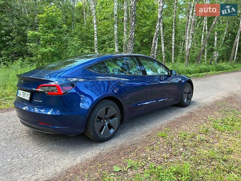 Седан Tesla Model 3 2020 в Киеве