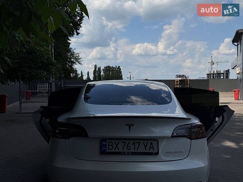 Седан Tesla Model 3 2020 в Хмельницком