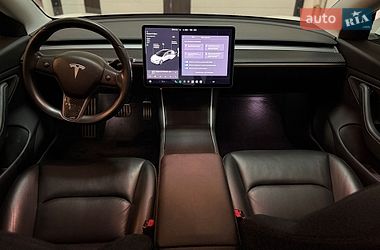 Седан Tesla Model 3 2019 в Луцке