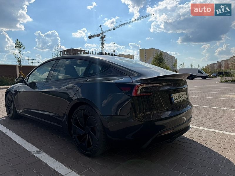 Седан Tesla Model 3 2024 в Киеве