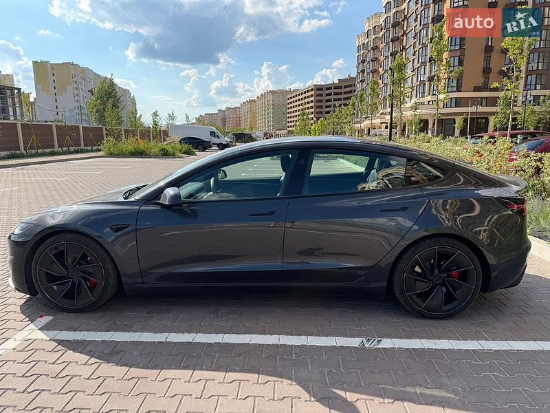 Седан Tesla Model 3 2024 в Киеве
