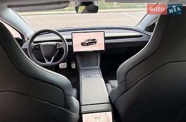Седан Tesla Model 3 2024 в Києві