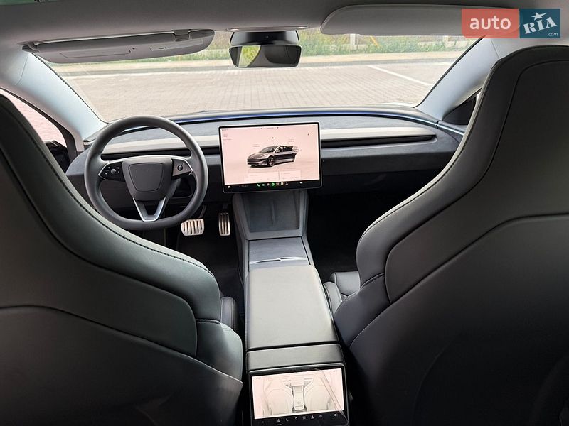 Седан Tesla Model 3 2024 в Києві