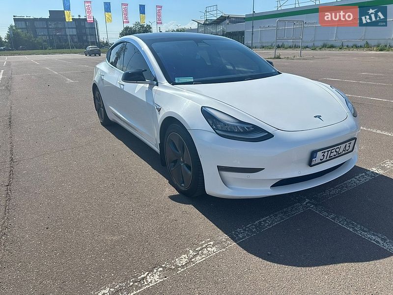 Tesla Model 3 2020
