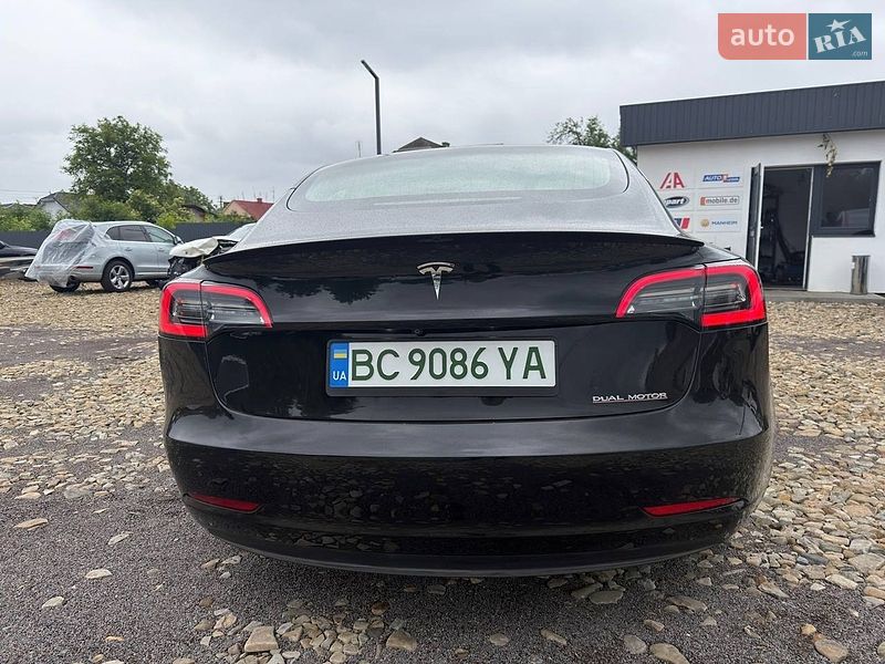 Седан Tesla Model 3 2018 в Самборе