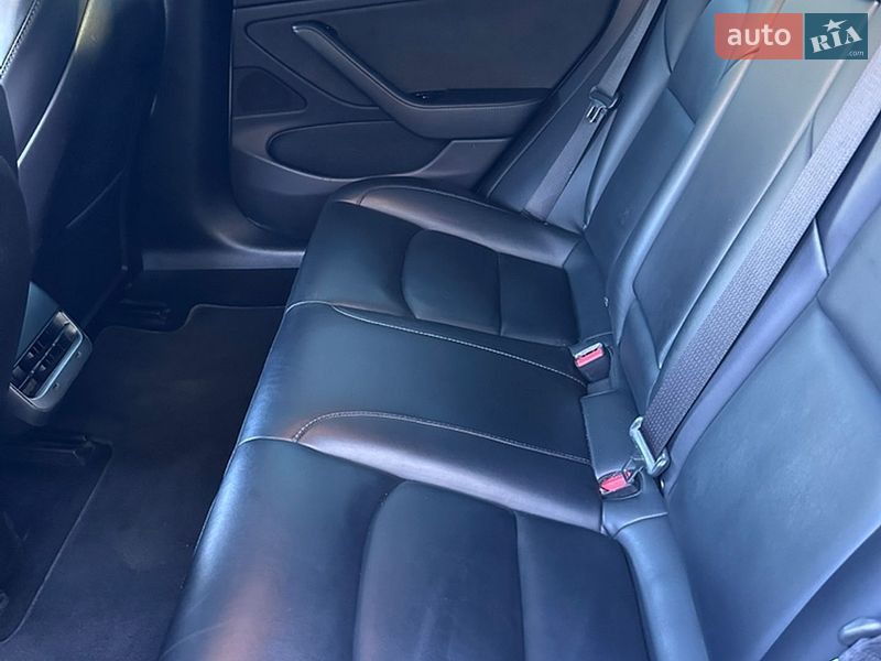 Седан Tesla Model 3 2019 в Одессе