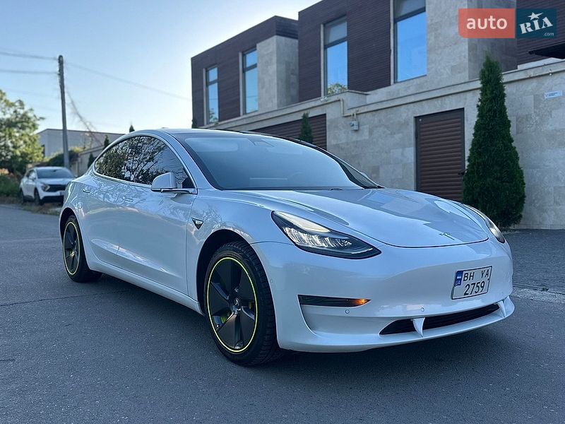 Седан Tesla Model 3 2019 в Одессе