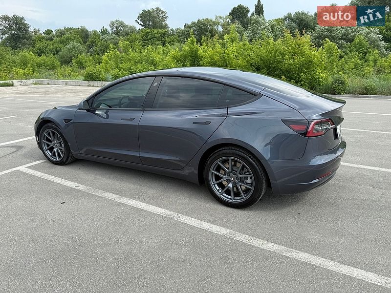 Седан Tesla Model 3 2021 в Ірпені