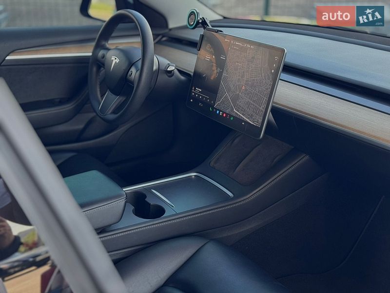 Седан Tesla Model 3 2021 в Николаеве