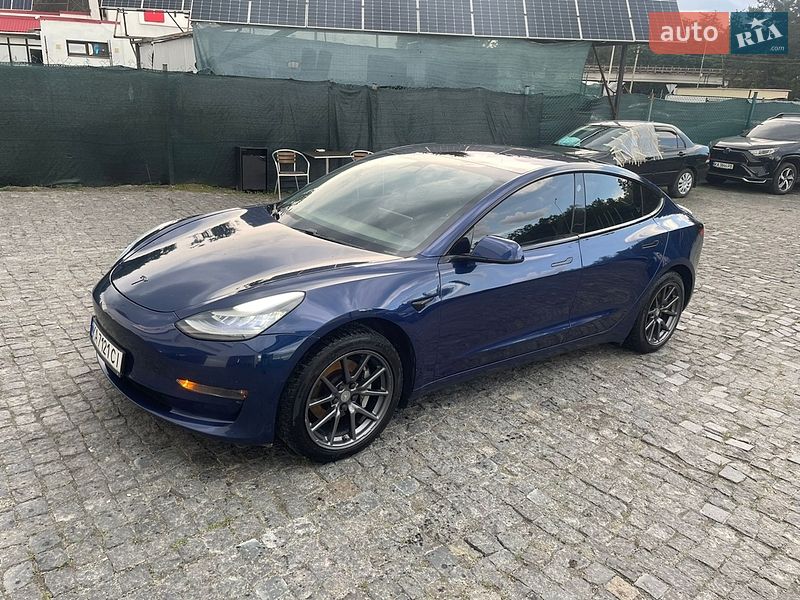 Седан Tesla Model 3 2018 в Києві