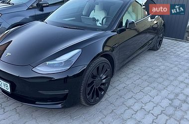 Седан Tesla Model 3 2022 в Львові