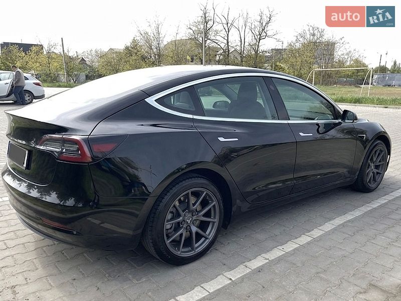 Седан Tesla Model 3 2019 в Одессе