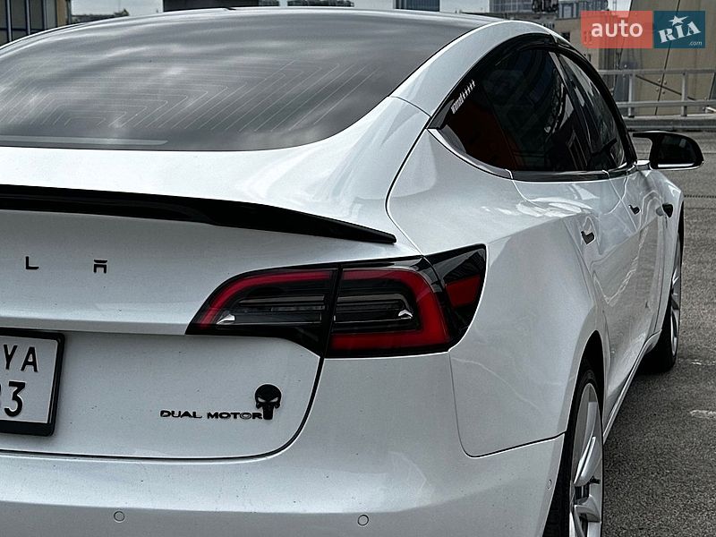 Седан Tesla Model 3 2018 в Днепре