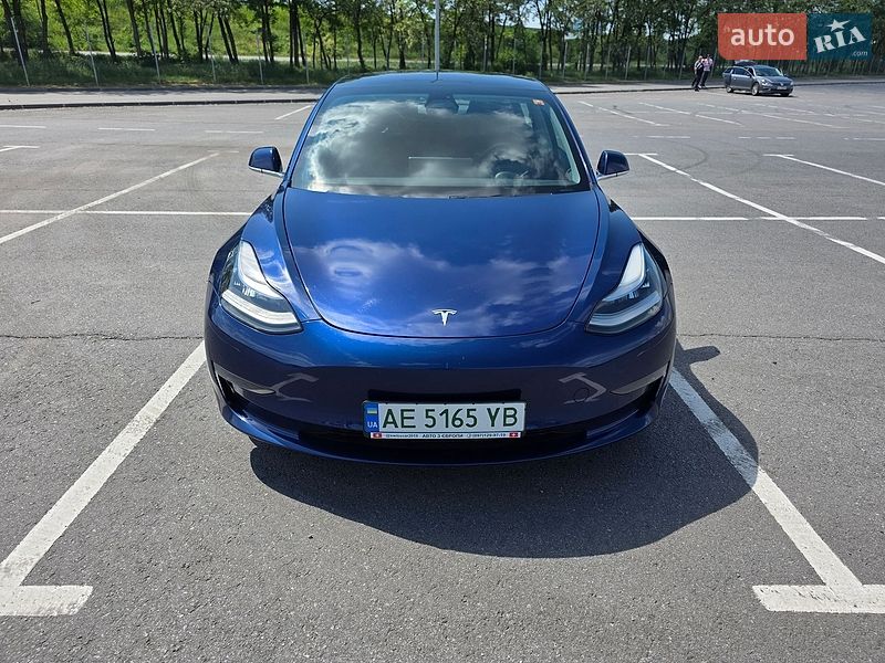 Седан Tesla Model 3 2019 в Дніпрі