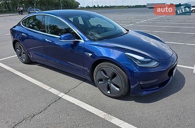 Седан Tesla Model 3 2019 в Дніпрі