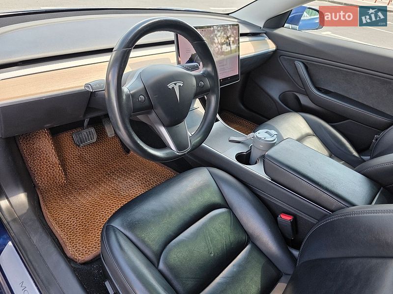 Седан Tesla Model 3 2019 в Дніпрі