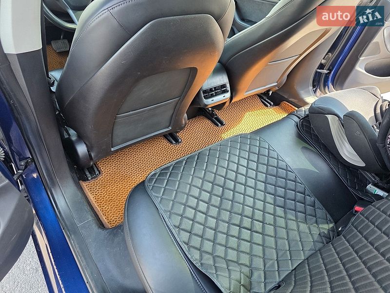 Седан Tesla Model 3 2019 в Дніпрі