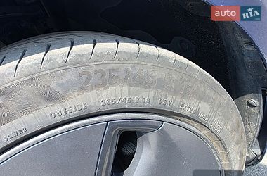 Седан Tesla Model 3 2019 в Дніпрі