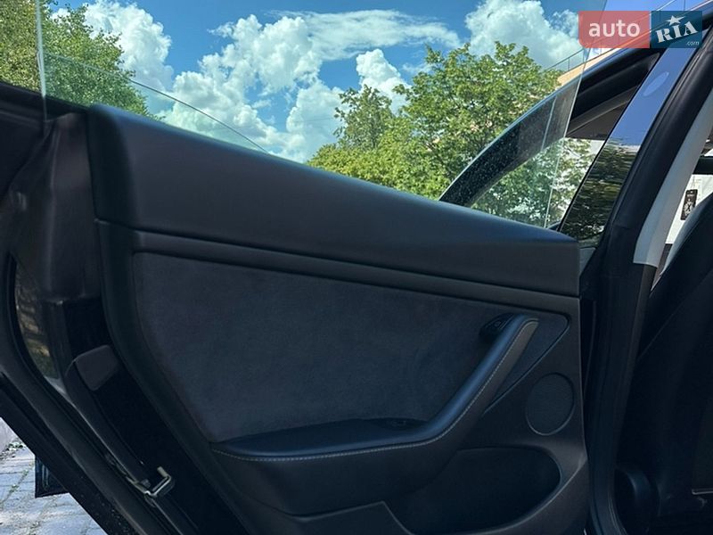 Седан Tesla Model 3 2022 в Запорожье