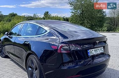 Седан Tesla Model 3 2018 в Львові