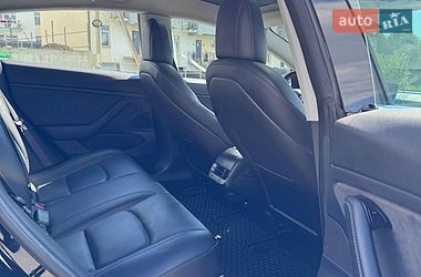 Седан Tesla Model 3 2018 в Львові