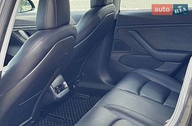 Седан Tesla Model 3 2018 в Львові