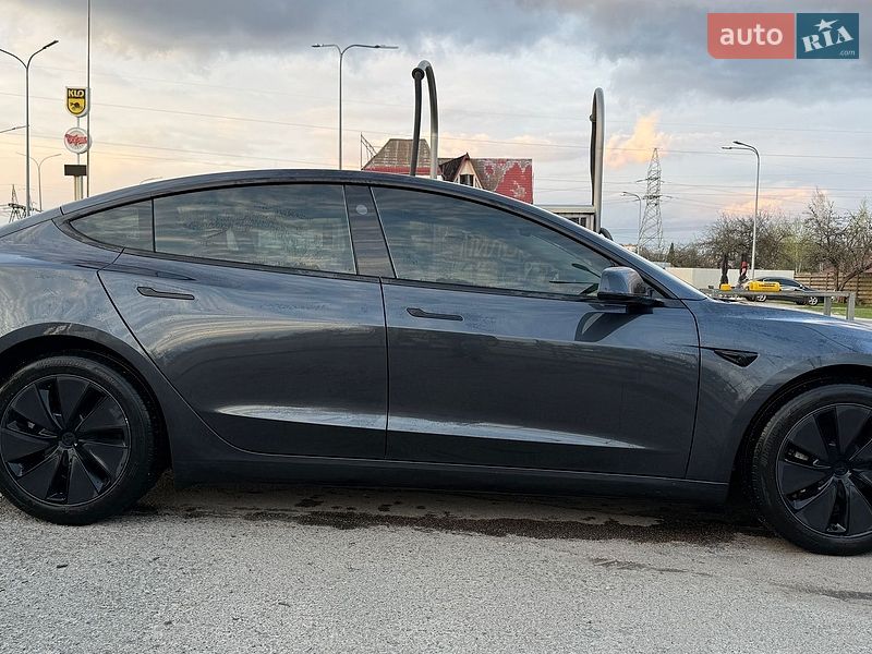 Седан Tesla Model 3 2024 в Киеве