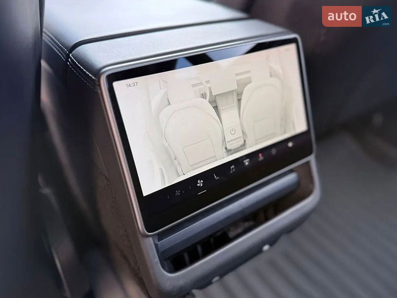 Седан Tesla Model 3 2024 в Киеве